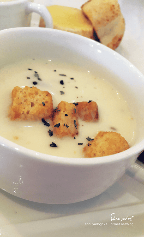 【複合式餐廳】板橋捷運新埔站美食 充滿夢幻少女心的Oyami