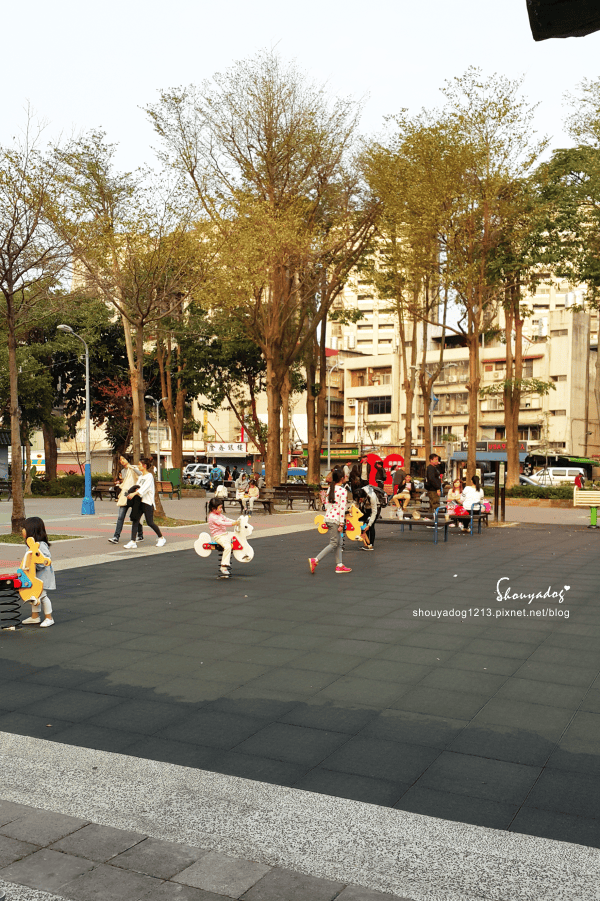 【觀光景點】逛街購物蹓小孩吃點心一次完成的五分埔公園