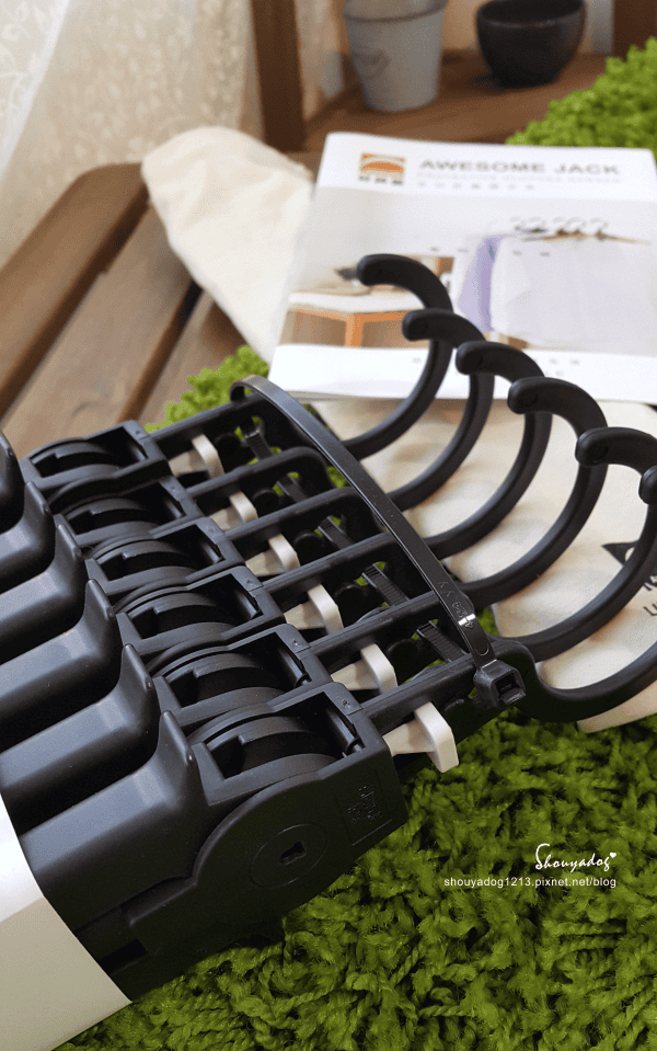 【生活用品】獨家專利一秒收衣 好紳架 創意摺疊護衣架 超質感典藏版X龐克黑輕巧版