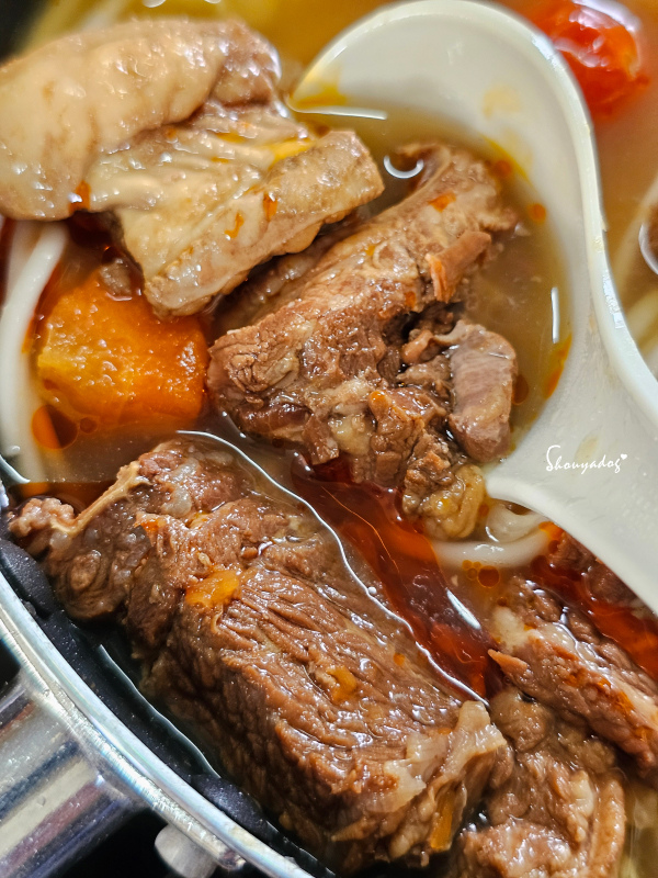 【乾拌麵開箱】初耘牛肉麵評價 好吃牛肉麵在這裡 紅燒牛肉麵 