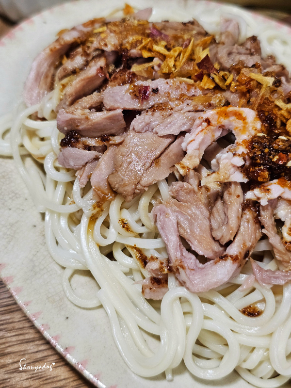 【乾拌麵開箱】初耘牛肉麵評價 好吃牛肉麵在這裡 紅燒牛肉麵 