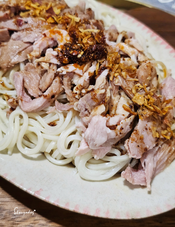 【乾拌麵開箱】初耘牛肉麵評價 好吃牛肉麵在這裡 紅燒牛肉麵 