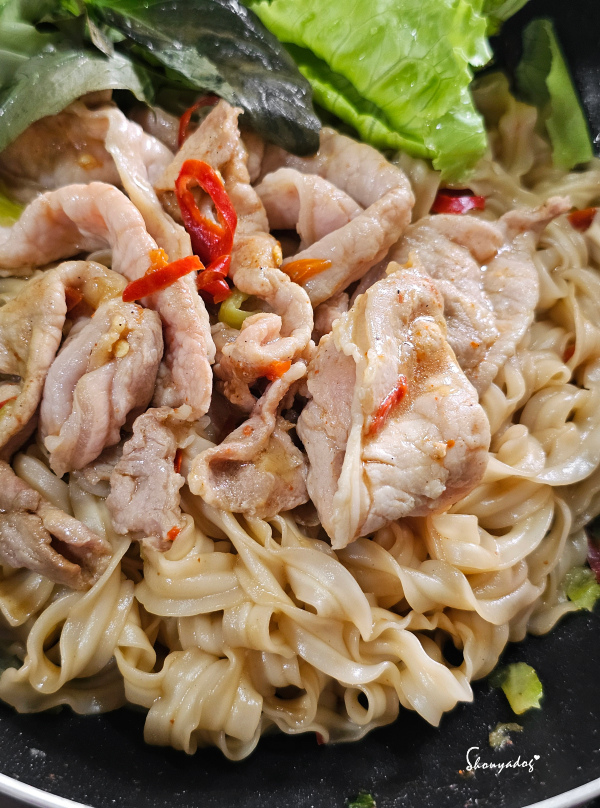 【麵食】風神拌麵來了!經典辛香椒麻寬麵X古早味蔥香雞汁麵X溫