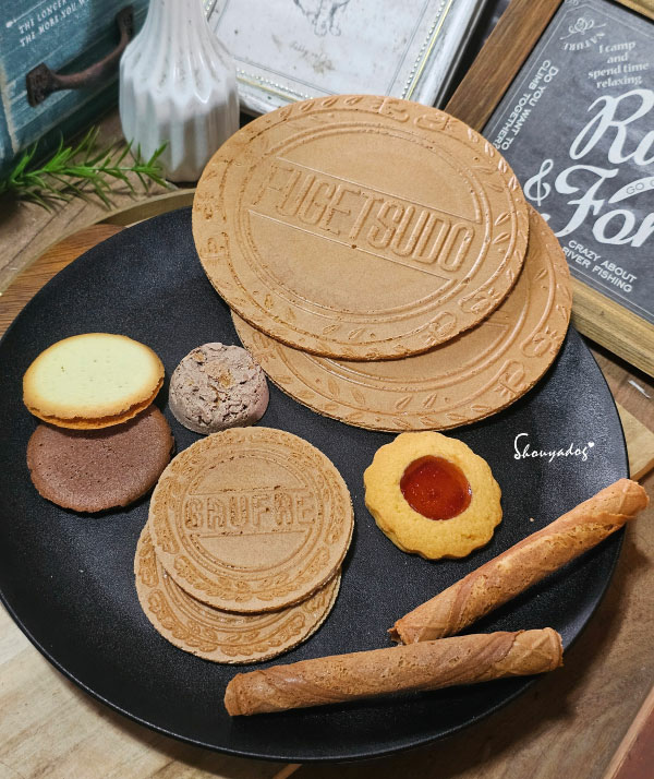 【2025新年伴手禮推薦】神戶風月堂 彌月喜餅禮盒分享 緋紅 【2025新年伴手禮推薦】神戶風月堂 彌月喜餅禮盒分享 緋紅