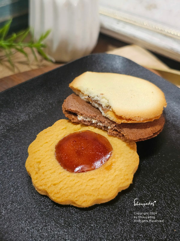 【2025新年伴手禮推薦】神戶風月堂 彌月喜餅禮盒分享 緋紅 【2025新年伴手禮推薦】神戶風月堂 彌月喜餅禮盒分享 緋紅