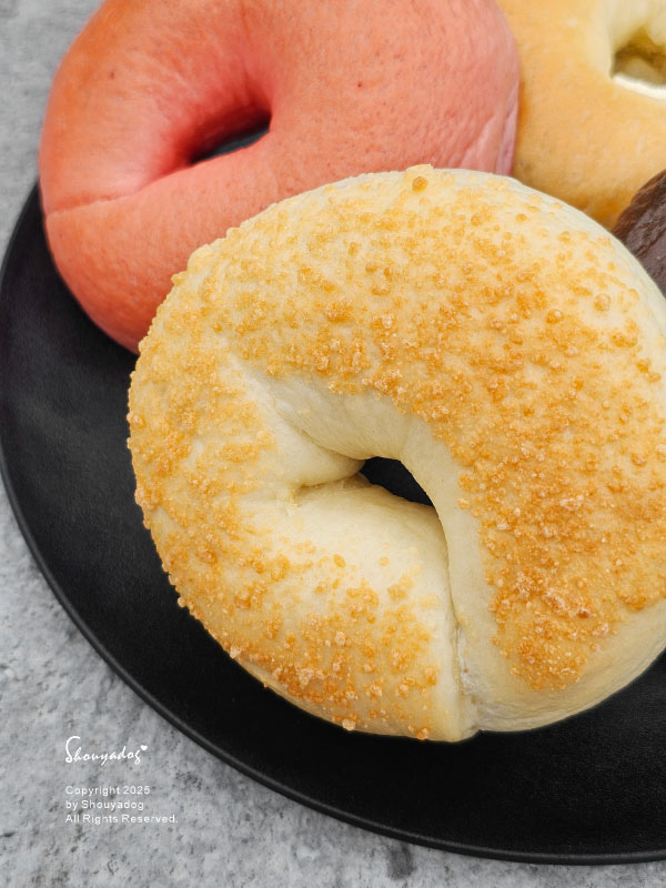 【貝果推薦】查理布朗水嫩貝果 北海道牛乳 白醬燻雞 草莓牛奶