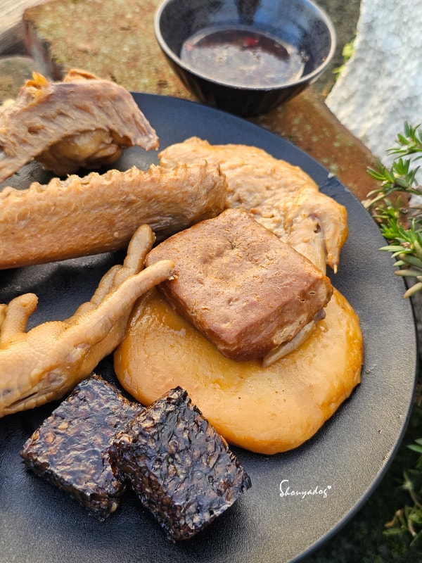 豆干是裡面我覺得最耐吃的好東西，樸實但是吃起來卻又一點也不無聊，讓人想一直塞嘴裡咬
