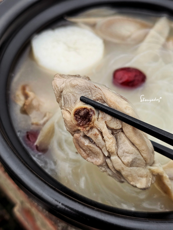 3道暖心的雞湯料理｜KKLife 黑蒜藥膳雞湯 人蔘紅棗雞湯 牛蒡山藥雞湯