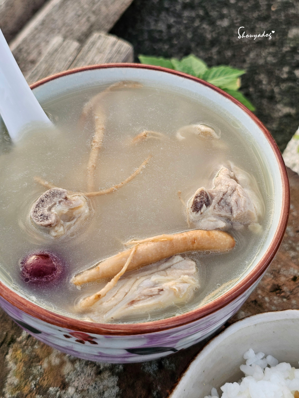 3道暖心的雞湯料理｜KKLife 黑蒜藥膳雞湯 人蔘紅棗雞湯 牛蒡山藥雞湯