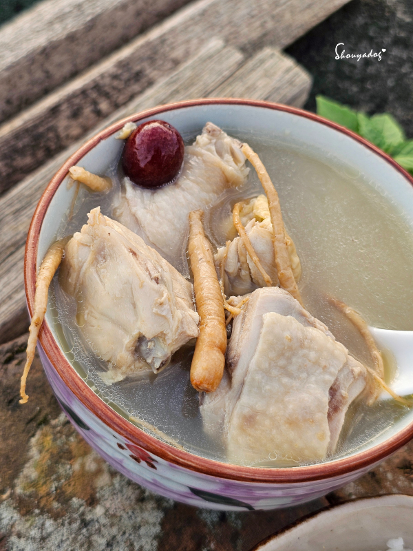 3道暖心的雞湯料理｜KKLife 黑蒜藥膳雞湯 人蔘紅棗雞湯 牛蒡山藥雞湯