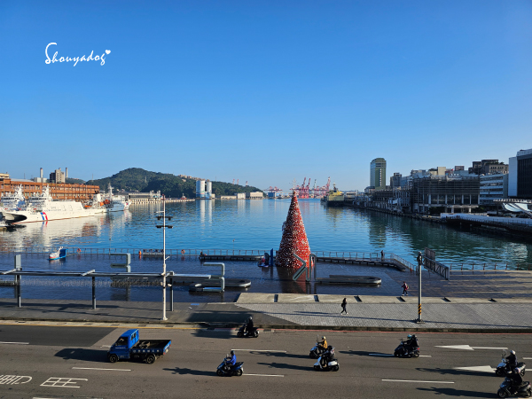 基隆中華郵輪文旅-海洋廣場海景房窗外景色-早晨的船景