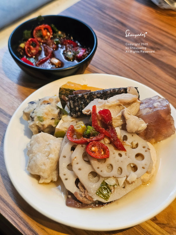 肉多多火鍋-基隆愛二店 全台全天候平假日不限時!  輕量級套餐299元起， 蔬食自助吧吃到飽，CP值超高！ (西門店.淡水店例假日除外，湯底.服務費另計)