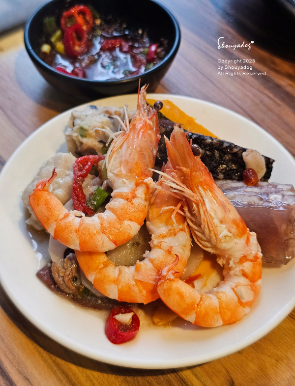 肉多多火鍋-基隆愛二店 全台全天候平假日不限時!  輕量級套餐299元起， 蔬食自助吧吃到飽，CP值超高！ (西門店.淡水店例假日除外，湯底.服務費另計)