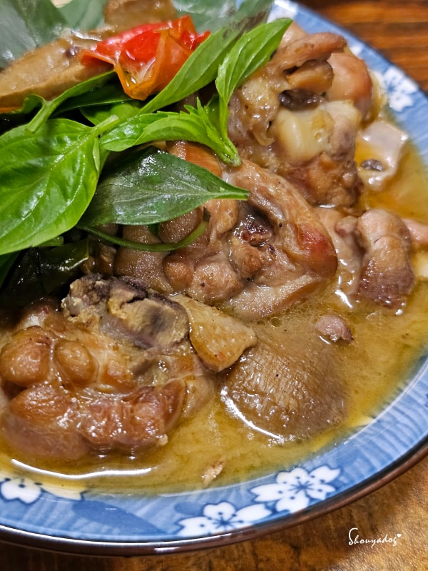 塔香三杯雞丁-晶亮的醬汁讓人口水直流-淋飯神器