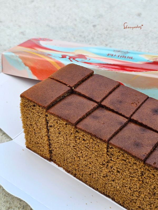 長崎蛋糕釉亮的琥珀色