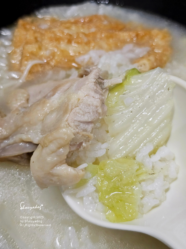 冬天就是要喝這種湯-白菜蒜頭雞腿粥-豆皮