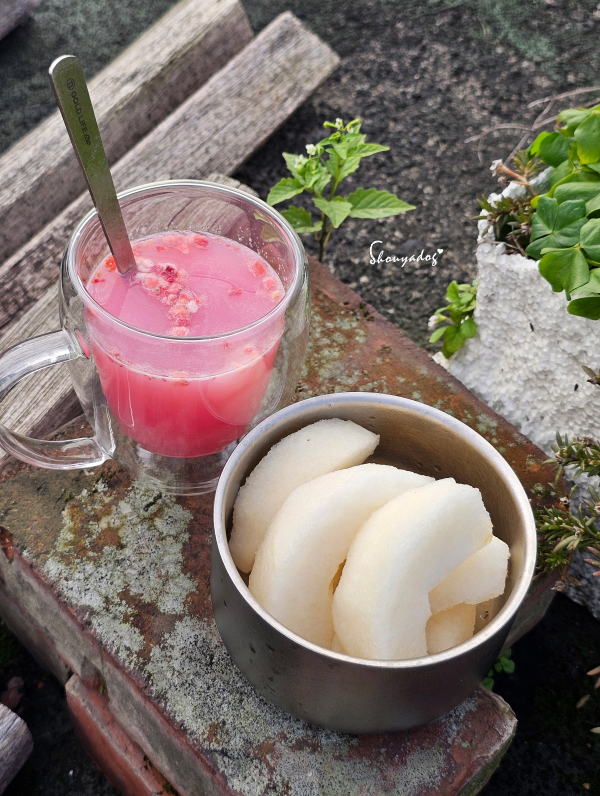 切好的韓國梨搭配飲品