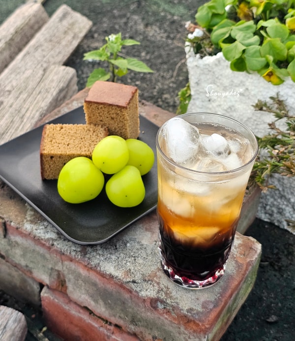 全能嬌原飲紅葡萄口味搭配麝香葡萄和卡斯提拉下午茶點心