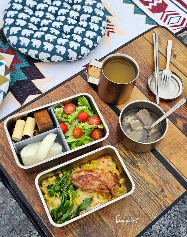 切片韓國梨放入野餐餐盒，果肉細緻多汁-大合照