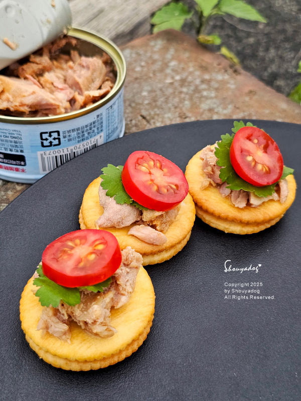 微醺的肌肉男咬勁|用 Howmama 罐頭變出一桌法式私廚料理! - 第5張圖 鮪魚小番茄 Finger Foods 派對前菜小點心