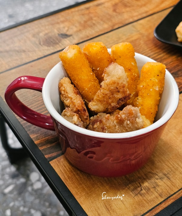 紅龍雞塊開箱|比麥當勞還好吃的居家宵夜!塔香鹹酥雞、爆爆起司條、台式無骨炸酥肉實測,Friday Night 的放縱食光 - 第16張圖 創意炸物杯做法-派對點心-紅龍炸物應用