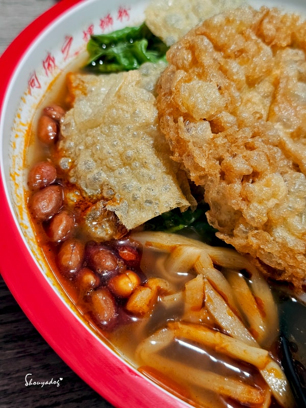 基隆周成之螺螄粉-黃金炸蛋-酸辣湯汁飽滿-配料多多