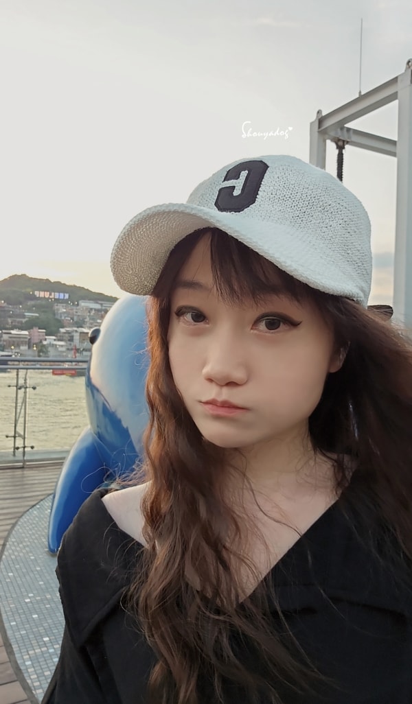 MUNICHI 沐尼黑美髮器評價|無線溫控離子夾與負離子蛋捲夾實測:出國旅遊必備,手殘也能夾出的慵懶水波紋! - 第27張圖 MUNICHI 沐尼黑美髮器評價|無線溫控離子夾與負離子蛋捲夾實測:出國旅遊必備,手殘也能夾出的慵懶水波紋!