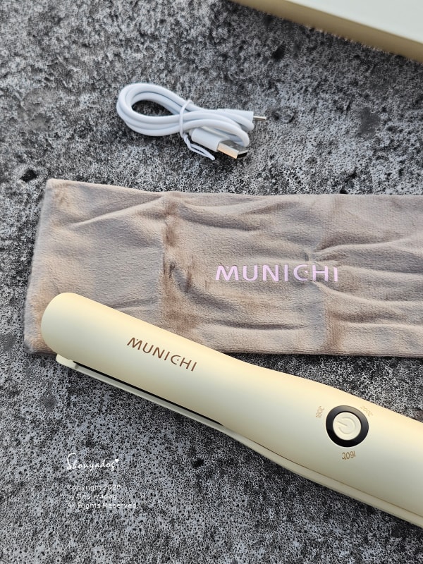 MUNICHI 沐尼黑美髮器評價|無線溫控離子夾與負離子蛋捲夾實測:出國旅遊必備,手殘也能夾出的慵懶水波紋! - 第4張圖 無線溫控離子夾-Type-C充電-旅行必備-輕便