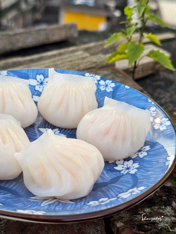 宅配港點推薦|凍了點心:蜜汁叉燒包、港式蘿蔔糕、鮮蝦餃皇的隱藏版蒸法,在家也能港式飲茶 - 第5張圖 鮮蝦餃皇-水晶皮Q彈蒸法-凍了點心推薦