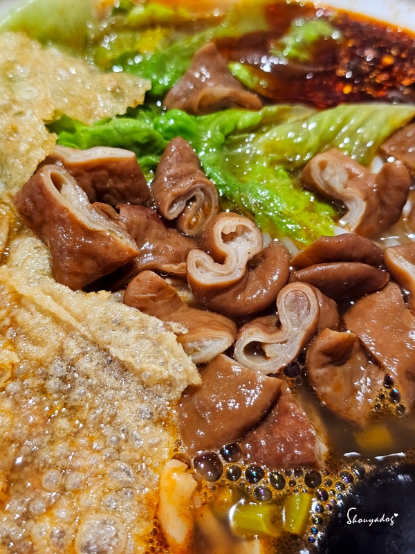 周成之螺螄粉-肥腸口味-基隆在地美食推薦-特寫