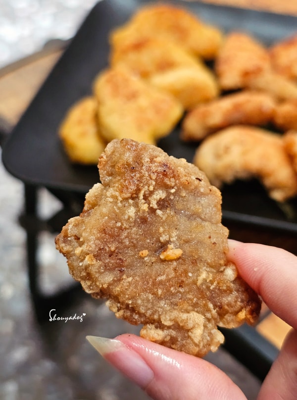 紅龍雞塊開箱|比麥當勞還好吃的居家宵夜!塔香鹹酥雞、爆爆起司條、台式無骨炸酥肉實測,Friday Night 的放縱食光 - 第11張圖 台式無骨炸酢肉食譜-炸肉羹麵做法-紅龍推薦