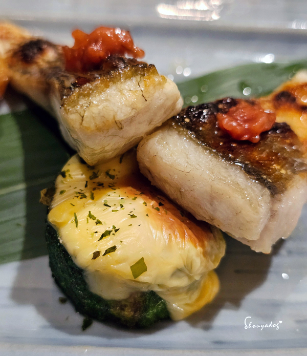 台北無菜單日料烤物-心月懷石日本料理烤午仔魚鯛魚雙拼與焗烤櫛瓜-特寫