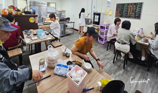 淡水美食推薦-阿賓哥平價生魚片丼飯創始店內環境