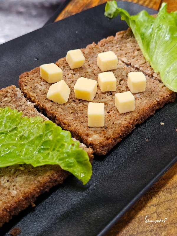 質感午茶的疊加藝術：從德國麵包到北歐 Smørrebrød-起司特寫