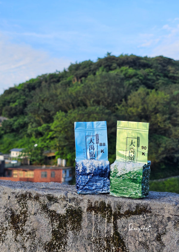 台灣高山茶推薦|森泓茶行大禹嶺:15年以上老手藝的手工嫩採與匠心調控,雲端雙峰的霸道冷礦感與仙氣蘭花香🫖 - 第2張圖 台灣高山茶推薦-森泓茶行100%純正血統大禹嶺梨山高海拔名茶區開箱-包裝