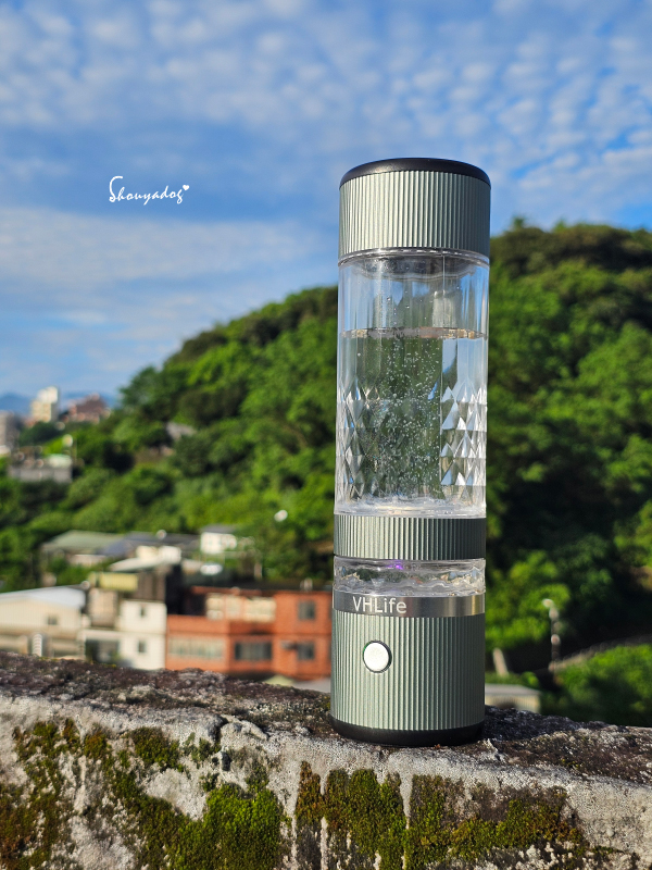 氫水杯推薦|VHLife氫自在低頻諧振氫能量杯:首創獨立製氫艙超好清洗,0-100℃的飲品都可以變身富氫飲料 - 第13張圖 辦公室治癒小物推薦-VHLife氫自在低頻諧振氫能量杯-戶外使用