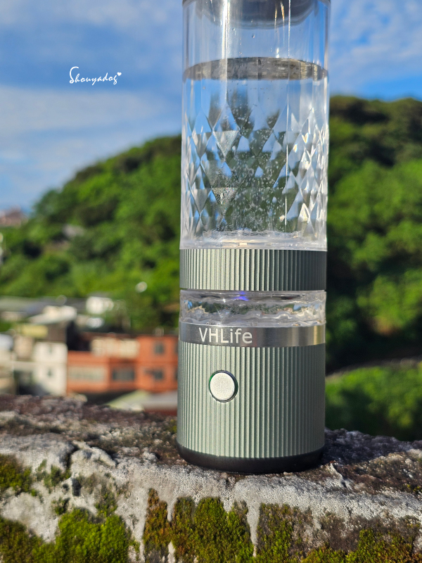 氫水杯推薦|VHLife氫自在低頻諧振氫能量杯:首創獨立製氫艙超好清洗,0-100℃的飲品都可以變身富氫飲料 - 第14張圖 辦公室治癒小物推薦-VHLife氫自在低頻諧振氫能量杯-泡泡特寫