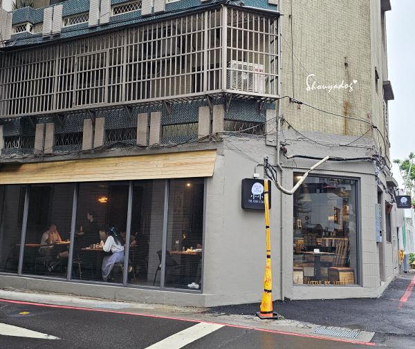 小小LITTLE-BY-LITTLE咖啡餐食中山區南京東路巷弄店面外觀