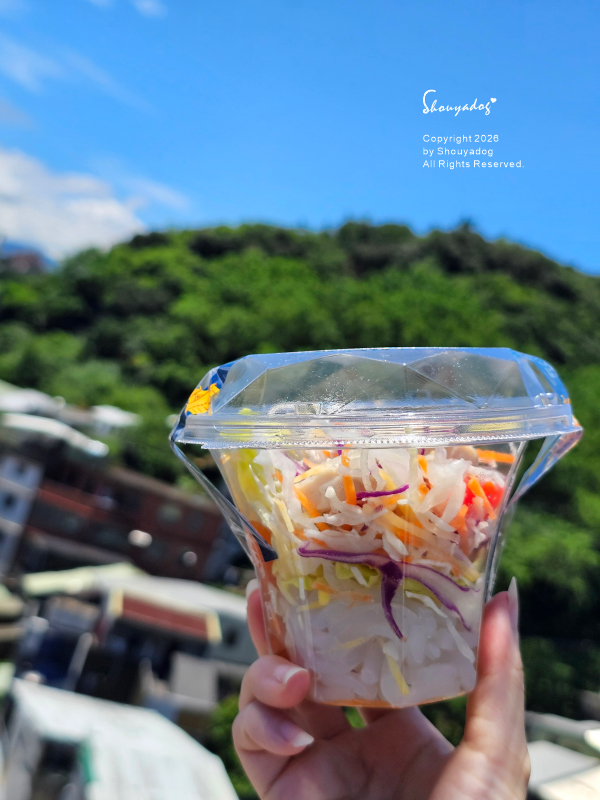 7-ELEVEN夏日輕食|泰式蒟蒻麵沙拉:低熱量蒟蒻雪麵,酸酸辣辣好開胃🥗 - 第4張圖 7-11夏日輕食推薦-7-ELEVEN泰式蒟蒻麵沙拉外包裝低熱量開胃-無負擔
