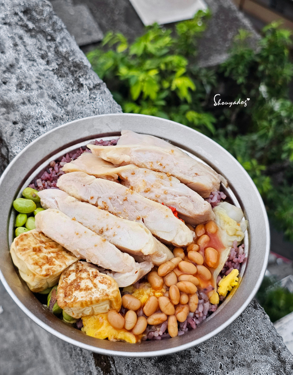 覓饕肉鋪低溫舒肥肉品:手撕多汁雞胸肉沙拉、法國麵包夾心、帶皮的Q彈雞腿飯 - 第7張圖 即食雞腿包推薦-覓饕肉鋪低溫舒肥帶皮雞腿飯