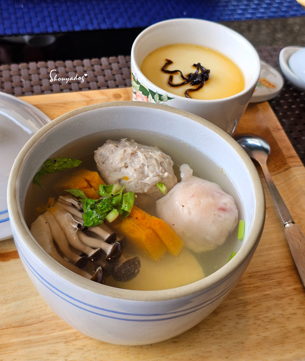 基隆景觀餐廳|正濱漁港彩色屋海景搖滾區 🌊 母湯 Mom’s Soup:老宅私廚漁村媽媽料理 - 第15張圖 基隆景觀餐廳推薦-母湯MomsSoup-丸子湯與茶碗蒸