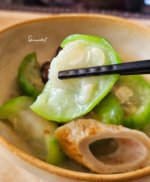 基隆景觀餐廳|正濱漁港彩色屋海景搖滾區 🌊 母湯 Mom’s Soup:老宅私廚漁村媽媽料理 - 第25張圖 基隆景觀餐廳推薦-母湯MomsSoup-綜合季節時蔬-絲瓜