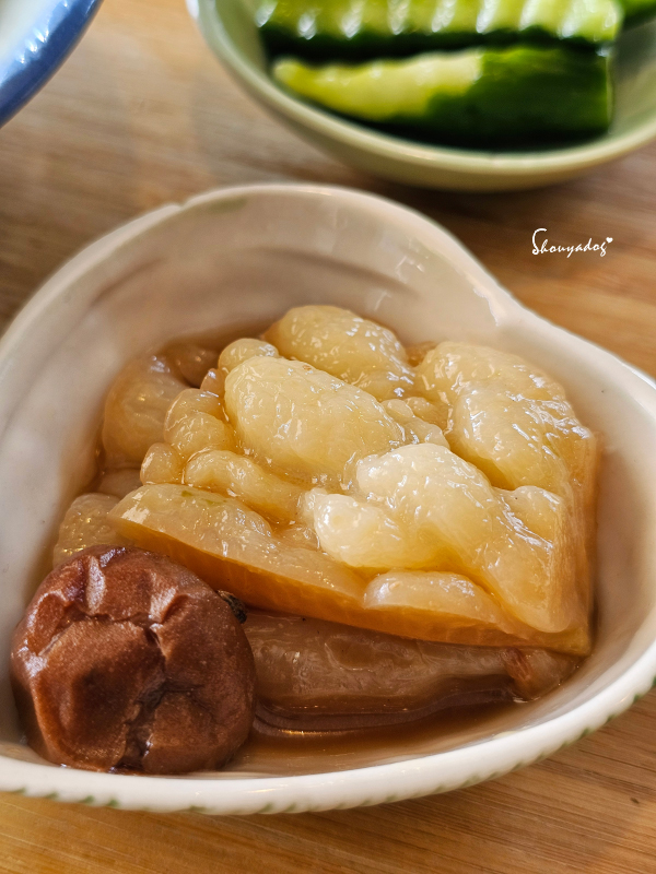 基隆景觀餐廳|正濱漁港彩色屋海景搖滾區 🌊 母湯 Mom’s Soup:老宅私廚漁村媽媽料理 - 第43張圖 基隆景觀餐廳推薦-母湯MomsSoup-黃金飛魚卵佐椒麻黑醋醬乾拌麵-蜜汁苦瓜
